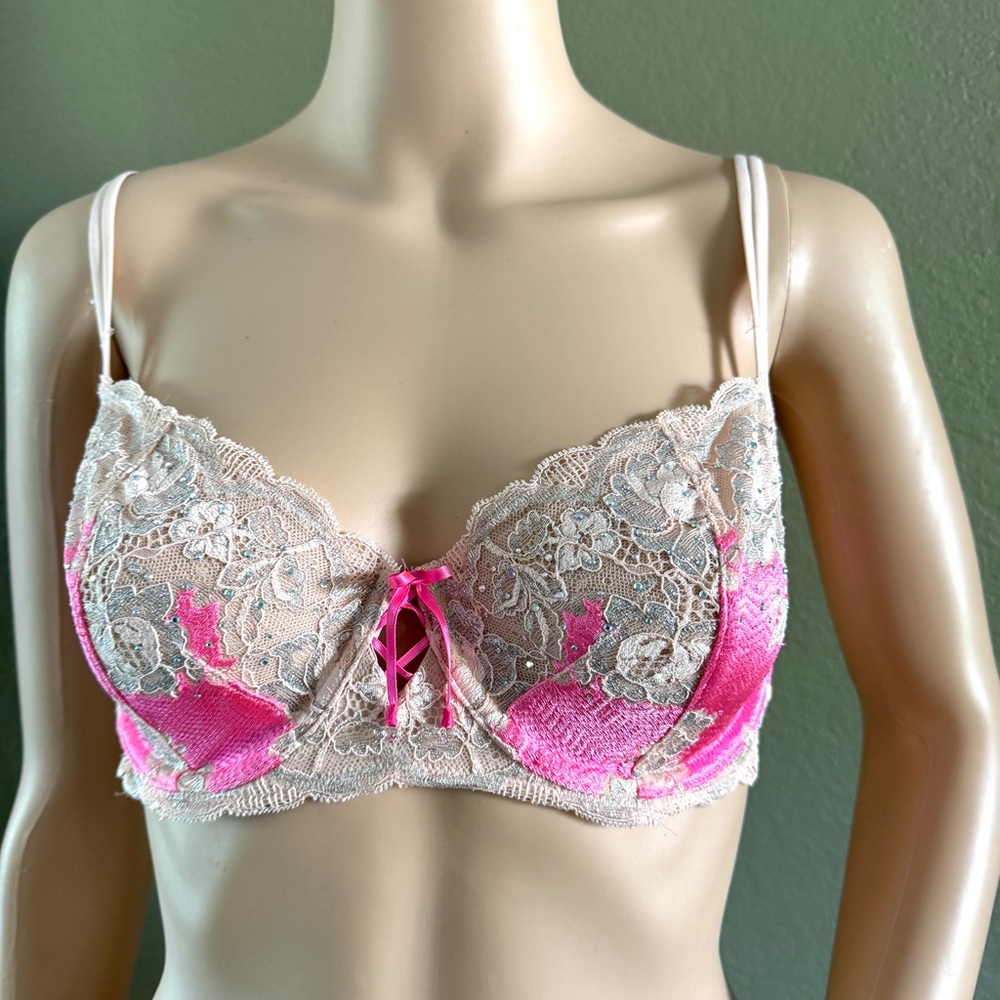 Victoria’s Secret Pink Lace Underwire Rhinestone Very Sexy Bra Size 34 DD - Picture 4 of 13